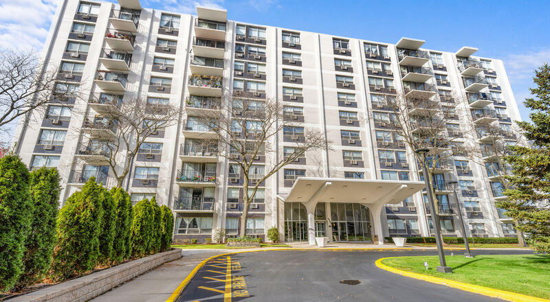 Golf Towers condo